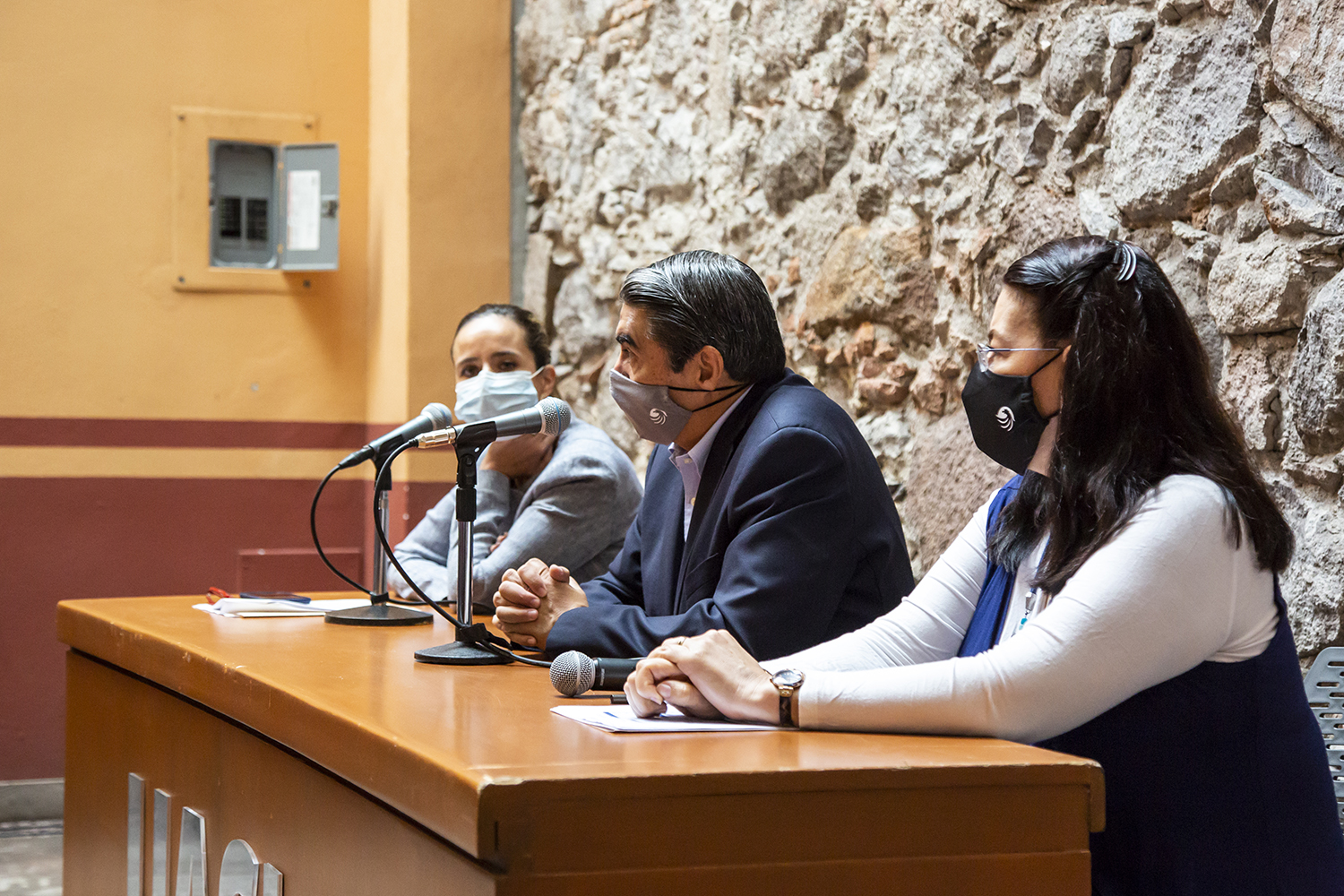 la Universidad Autónoma de San Luis Potosí en rueda de prensa