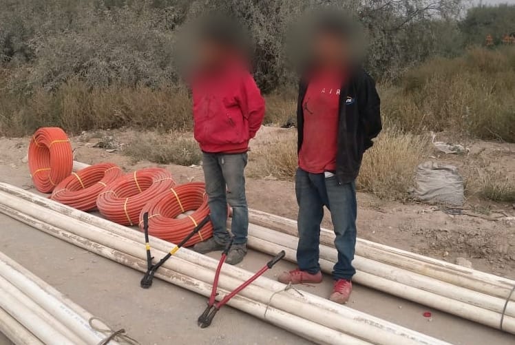 DGSPM de Soledad detuvieron a dos hombres por robo de tubos y poliducto del almacén de una empresa ubicada en em fraccionamiento La Virgen.