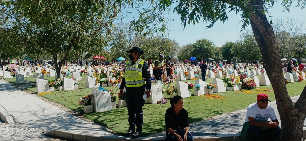 Continúo los patrullajes por parte de la Policía Estatal en los diferentes cementerios de la entidad en donde prevalece el orden y tranquilidad