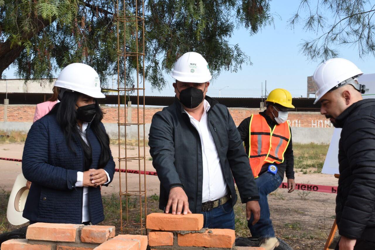 Forma parte del programa implementado por el gobierno potosino para el fortalecimiento de la infraestructura educativa.