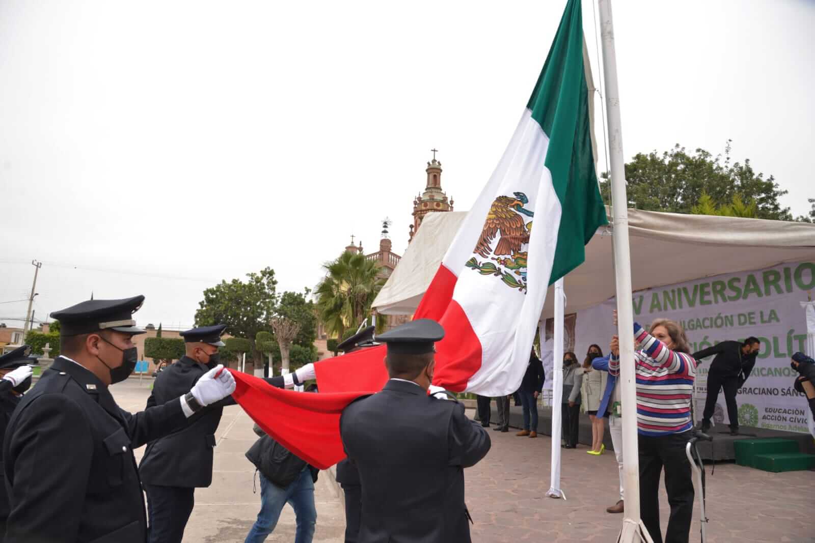 Autoridades municipales de Soledad de Graciano Sánchez conmemoraron el CV Aniversario de la Constitución Política de México