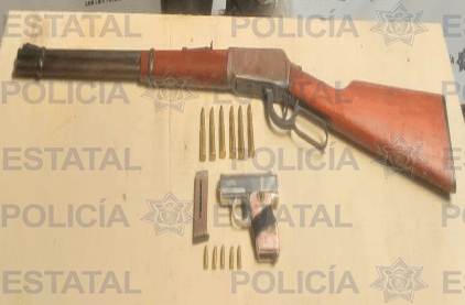 Agentes de la Policía llevaron a cabo la detención en Guadalcázar, de un hombre por el presunto delito de portación de armas de fuego.