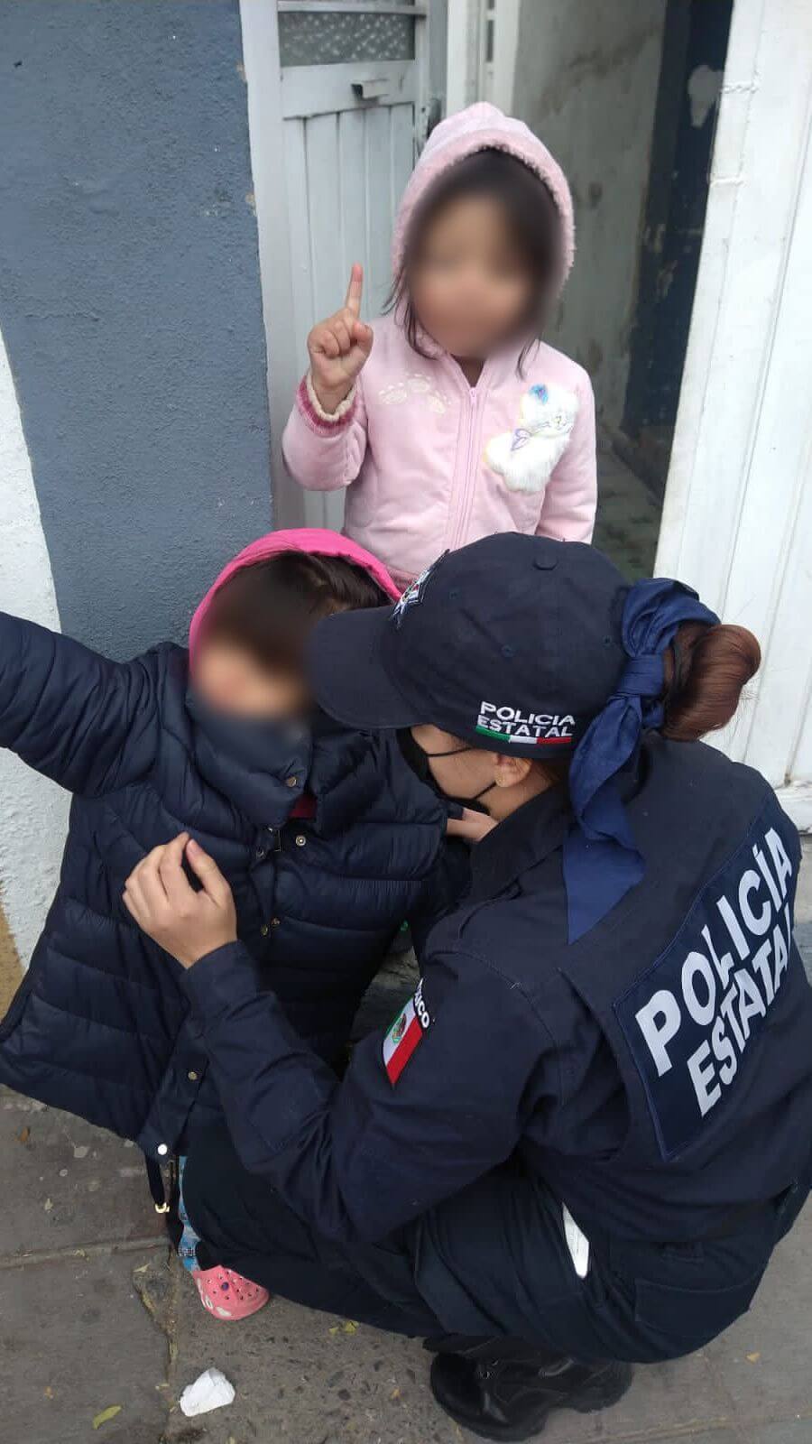 Estatales brindaron auxilio y resguardaron a dos niñas que se encontraban deambulando en plena avenida Constitución.