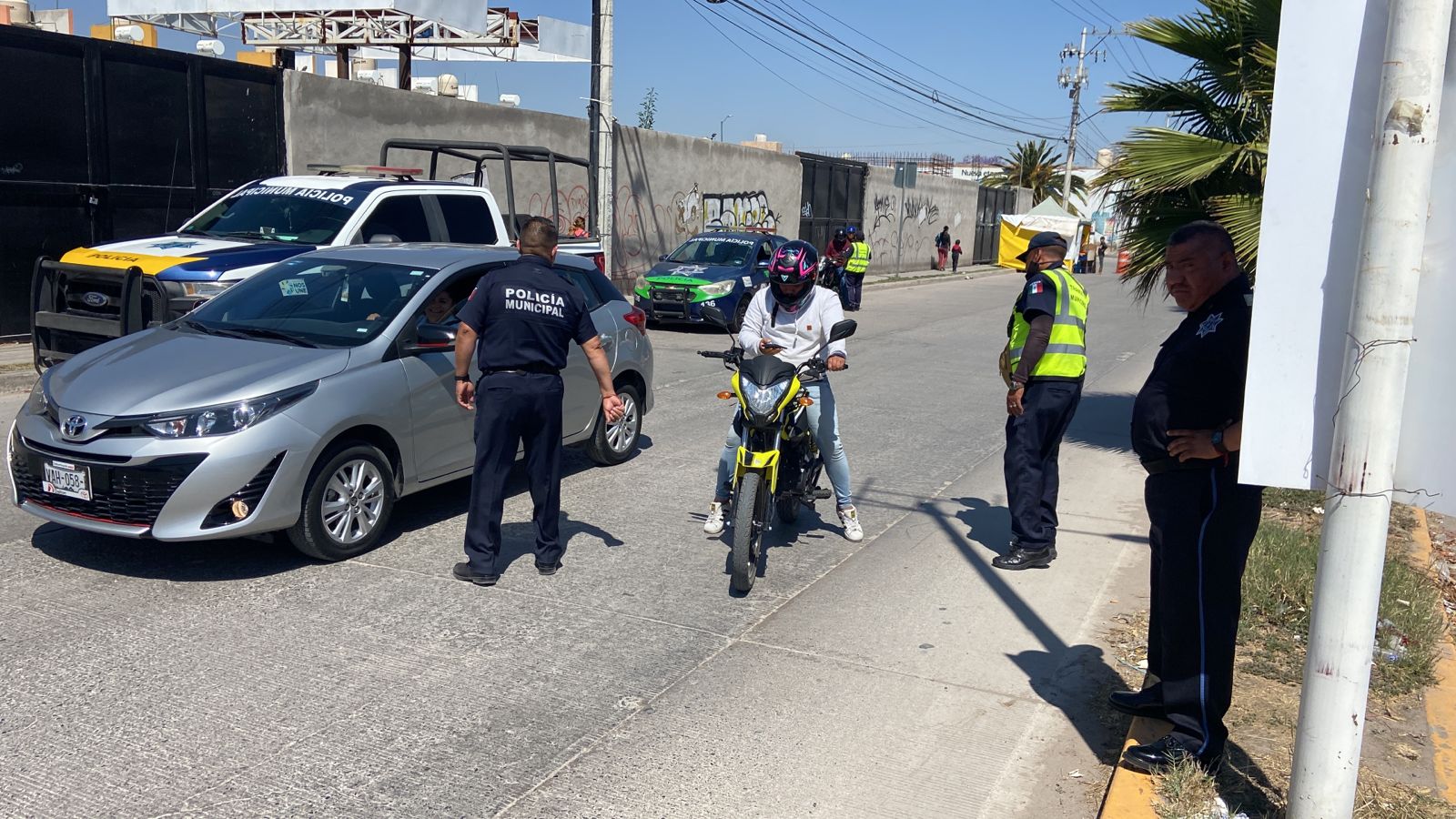 POLICÍA MUNICIPAL Y POLICÍA VIAL DE SOLEDAD INSTALAN DISPOSITIVO PARA REVISAR MOTOCICLETAS Y AUTOMÓVILES