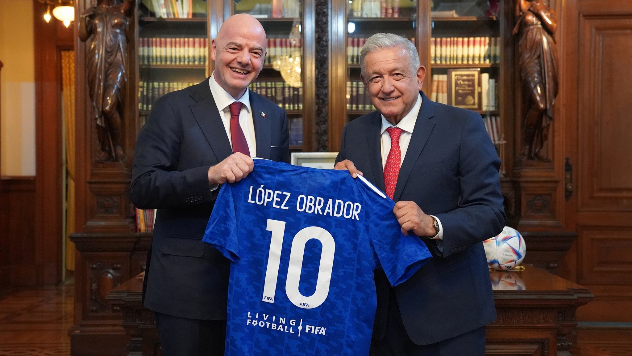 AMLO se reunió con Gianni Infantino, presidente de la FIFA