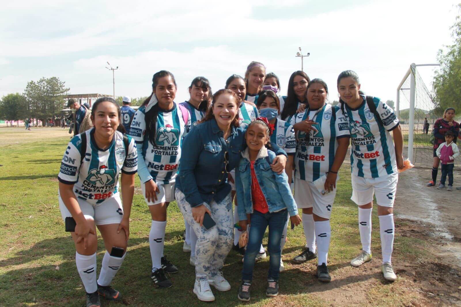 Con la participación de 18 equipos de fútbol varonil y de 12 femenil, dio arranque a la Copa Villa de Reyes 2022.