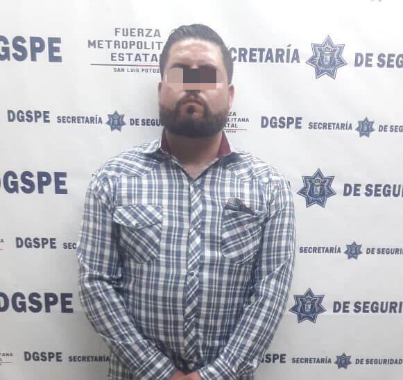 Llevaron a cabo la detención de dos hombres como presuntos responsables de intentar vender un automotor que contaba con reporte de robo