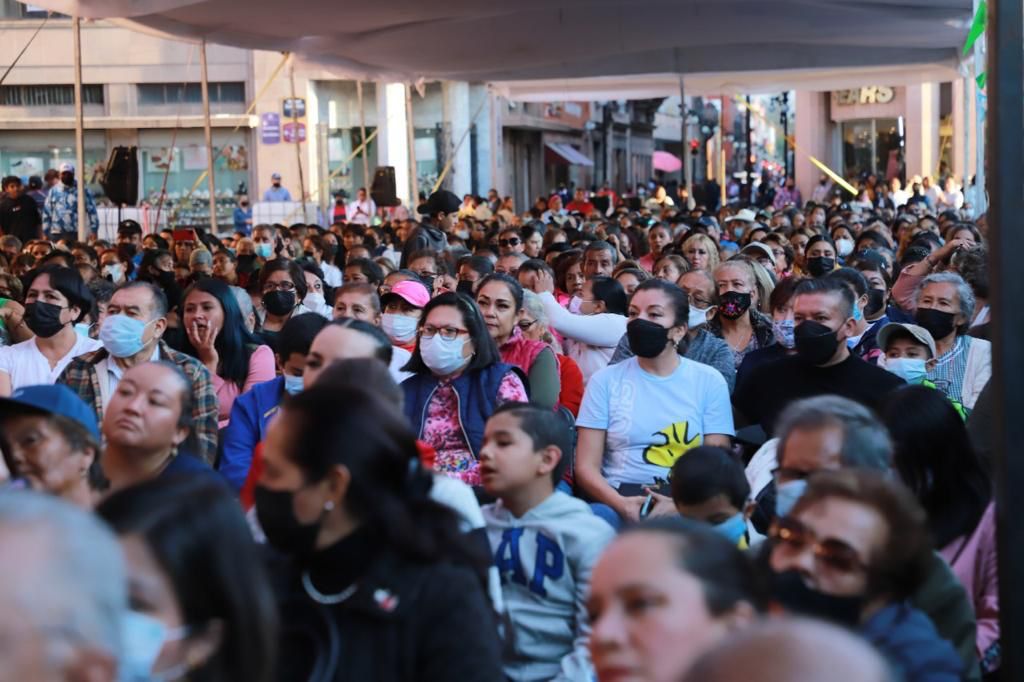 En Plaza de Armas, Enrique Galindo reconoce a los potosinos que colaboran en la construcción de La Capital del Sí