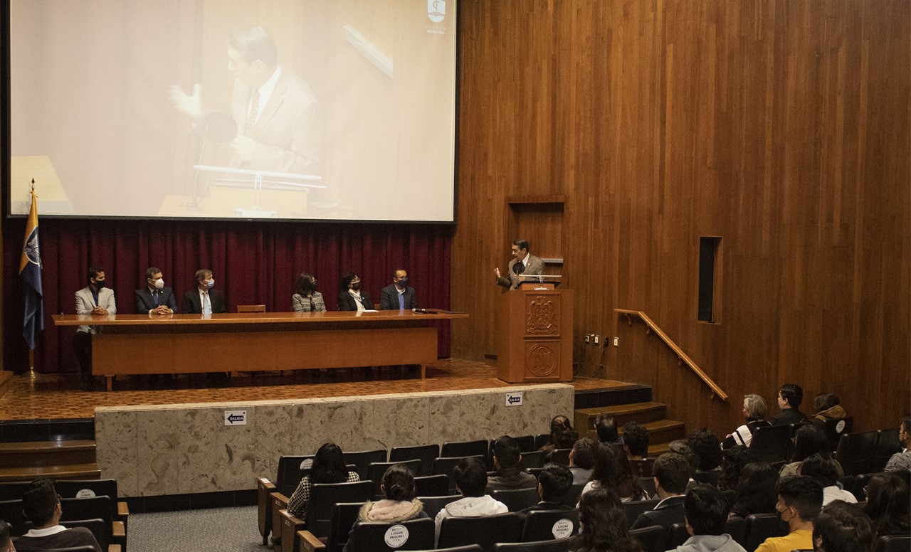 Se llevó a cabo el Simposio de Enfermedades Infecciosas Endémicas y Emergentes en el auditorio de la Facultad de Medicina.