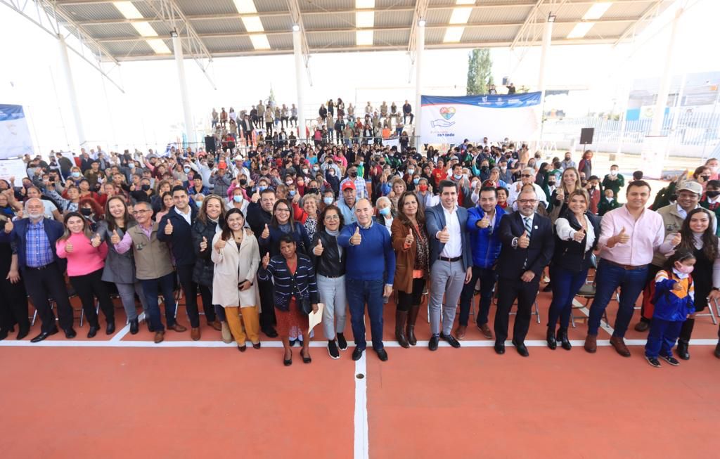 Enrique Galindo presento programas sociales para beneficiar a familias de la capital