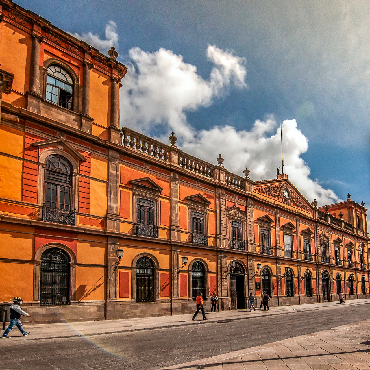 Es así como los 30 mil alumnos y alumnas de licenciatura, de los 102 programas que ofrece la Máxima Casa de Estudios