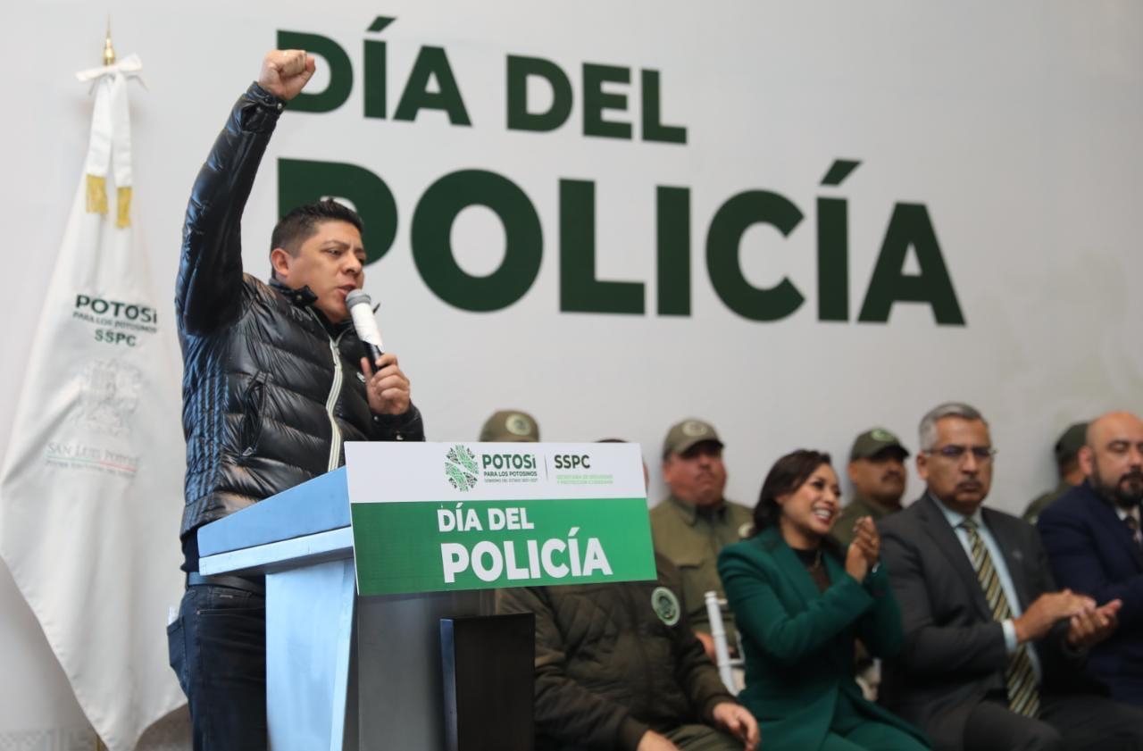 GOBIERNO DEL CAMBIO ENALTECE LABOR TITÁNICA Y HEROICA DE LAS Y LOS POLICÍAS POTOSINOS