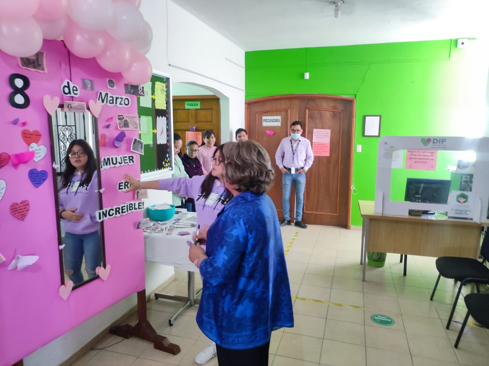 La presidenta del Sistema Municipal DIF, reconoce el gran aporte que realizan las mujeres a la sociedad.