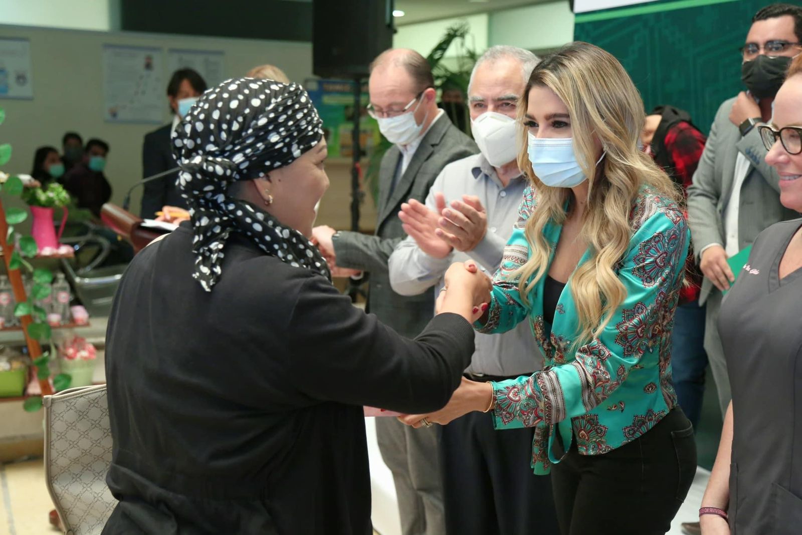 Mujeres sobrevivientes de cáncer de mama fueron beneficiadas con cirugías de reconstrucción y prótesis externas