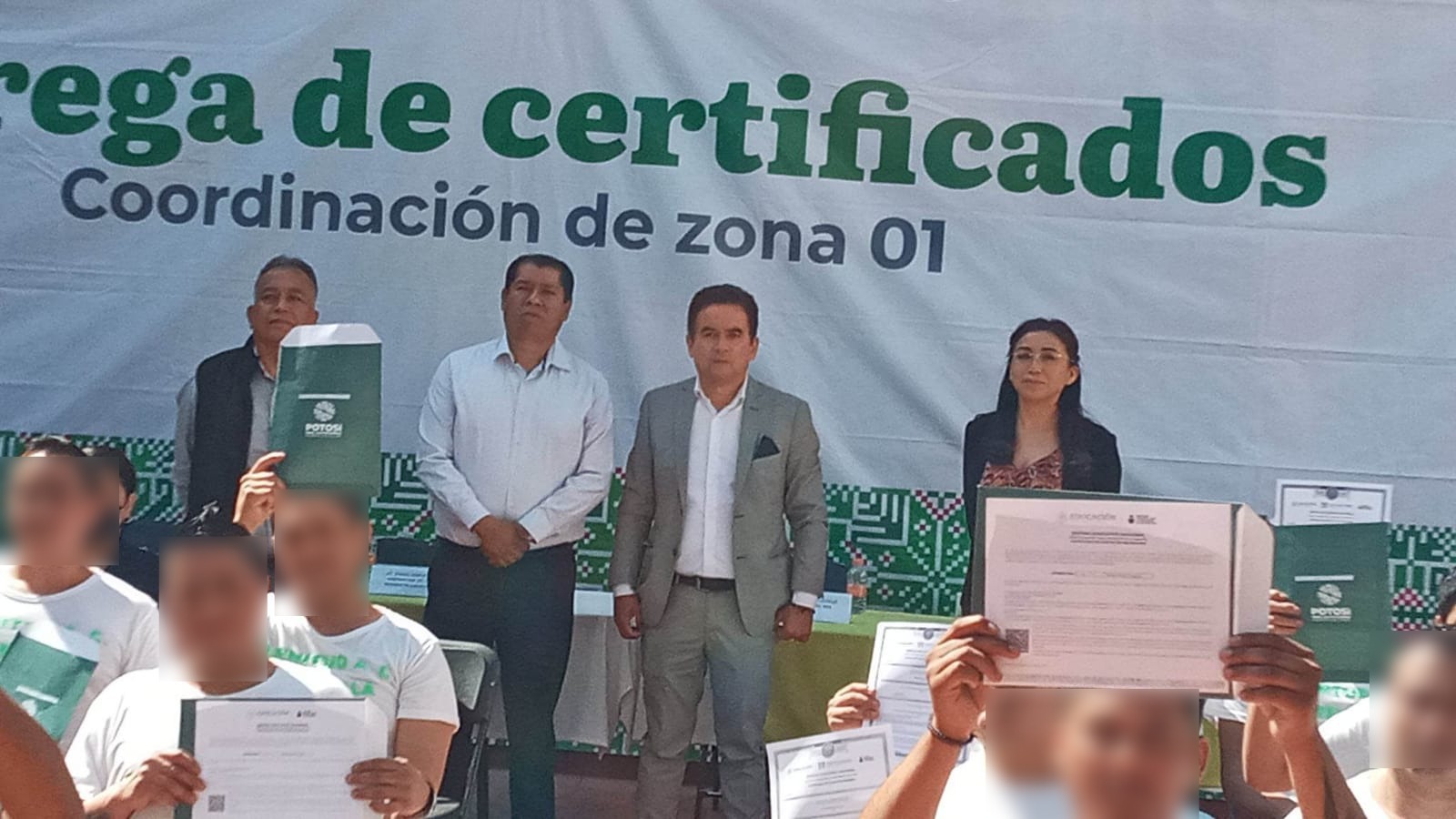 Director general del IEEA felicitó y reconoció  a los jóvenes de PLENITUD AC por recibir sus certificados