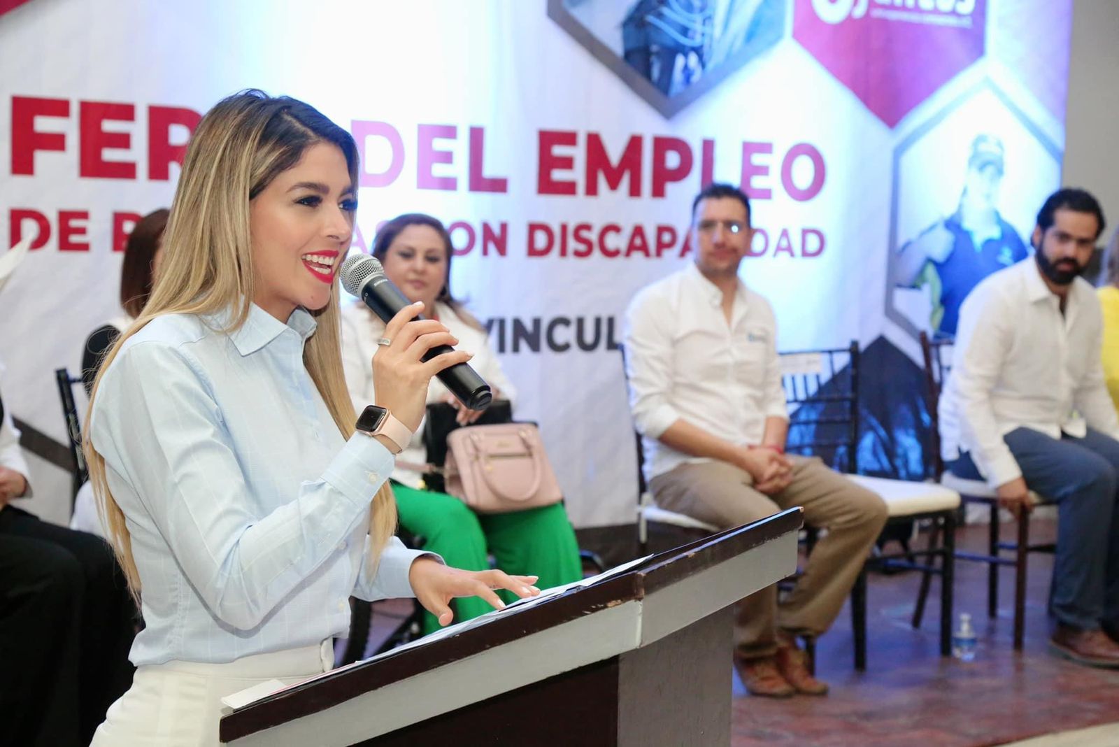 González Silva, participó en la primera Feria del Empleo Inclusiva 2023, organizada por la asociación Juntos, una Experiencia Compartida AC.