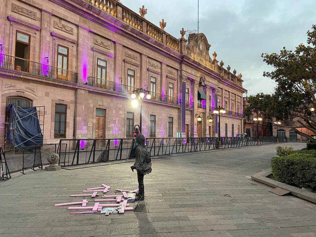 En cumplimiento a un mandamiento judicial se restituyó el libre transito peatonal en el Centro Histórico