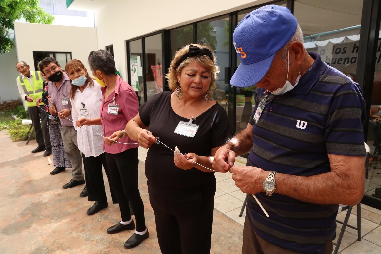 Realiza talleres “Caminemos de la Mano con las Personas Mayores” que ofrece la PDPAM, donde participantes encuentran actividades de motivación y entretenimiento