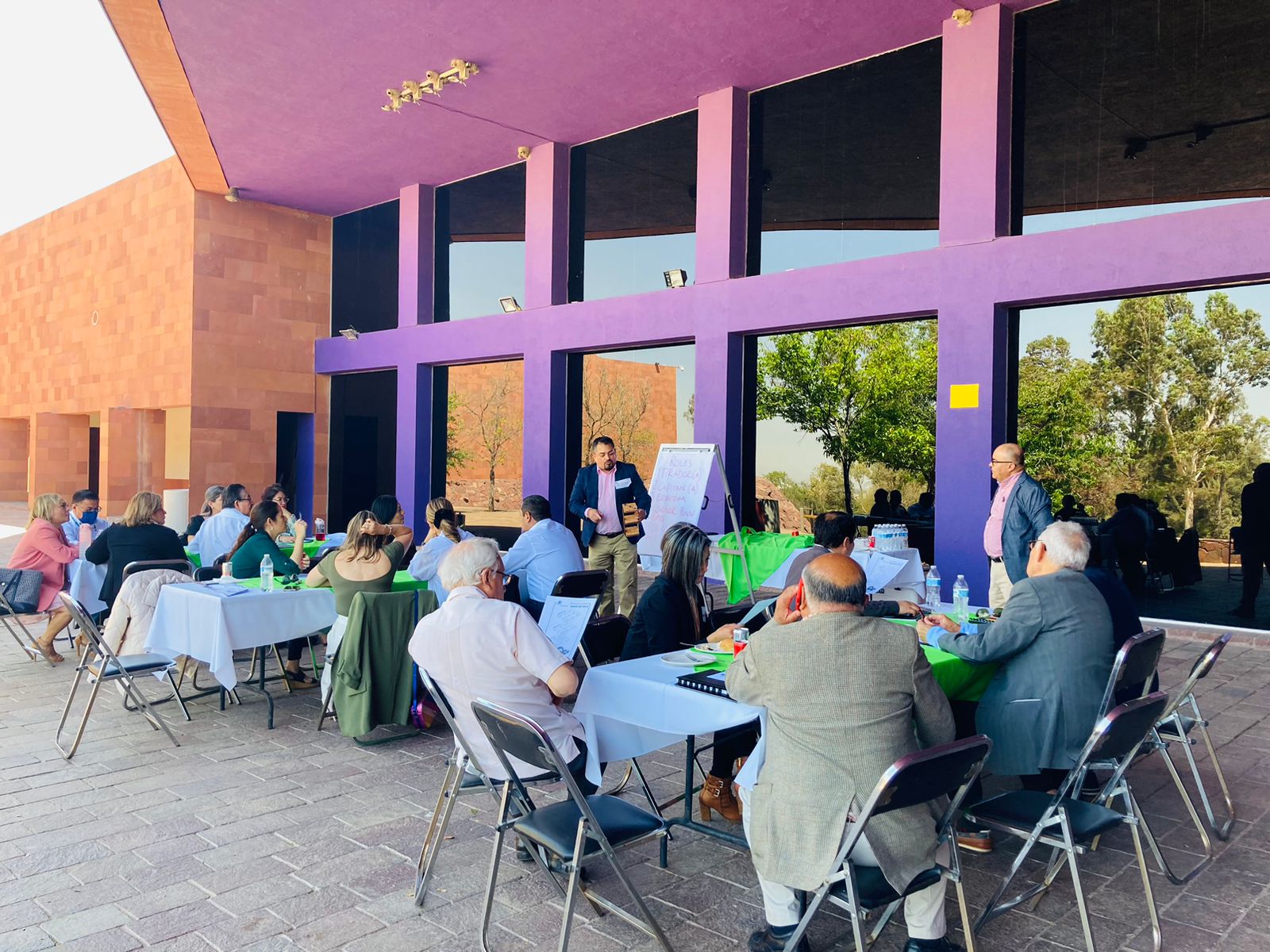 Personal de los Servicios de Salud del Estado, participó en el Taller de Desarrollo del Talento Directivo "En el mismo barco"