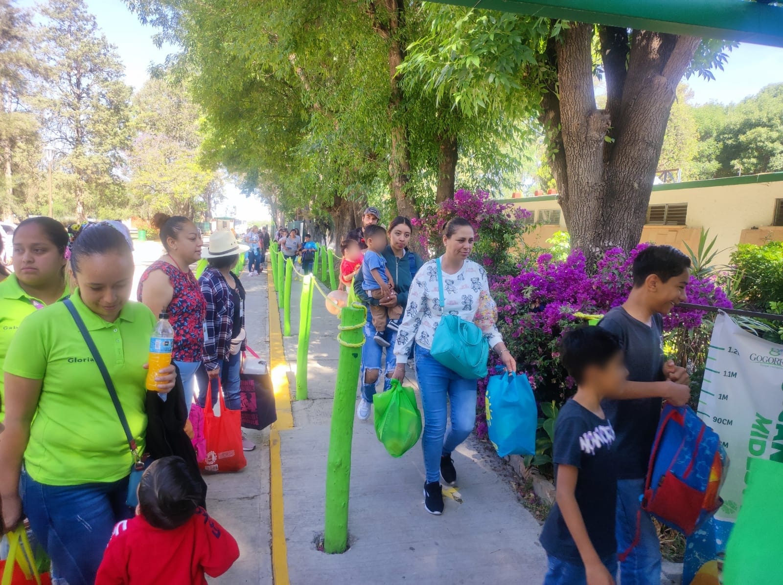 Para la conmemoración de las y los niños, se contará con una ambientación adecuada a la ocasión, con entretenimiento y música infantiles