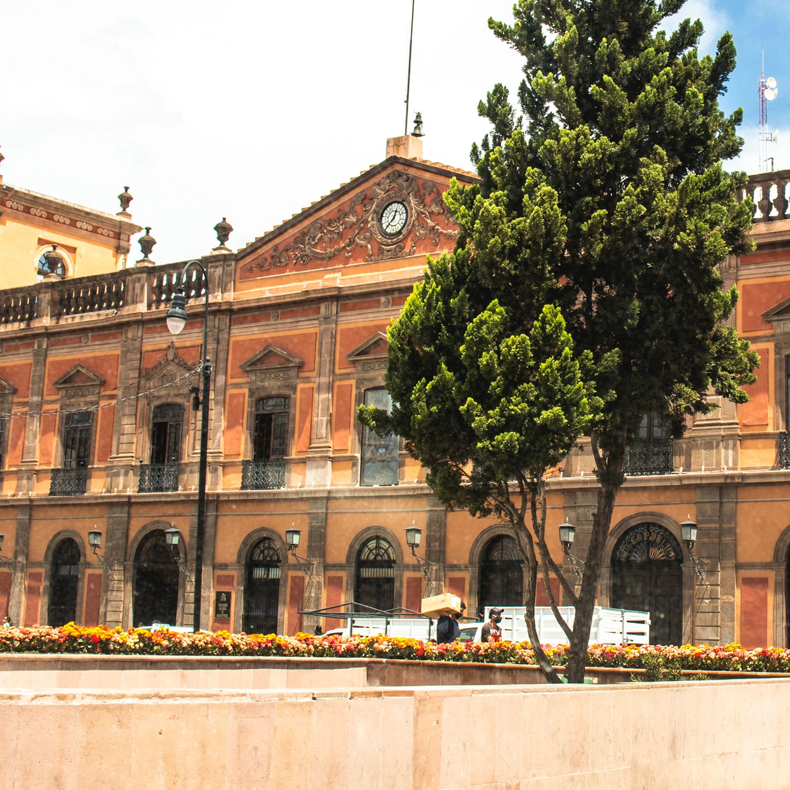 Cabe destacar que las medidas adoptadas a nivel federal afectan a todas las instituciones educativas participantes