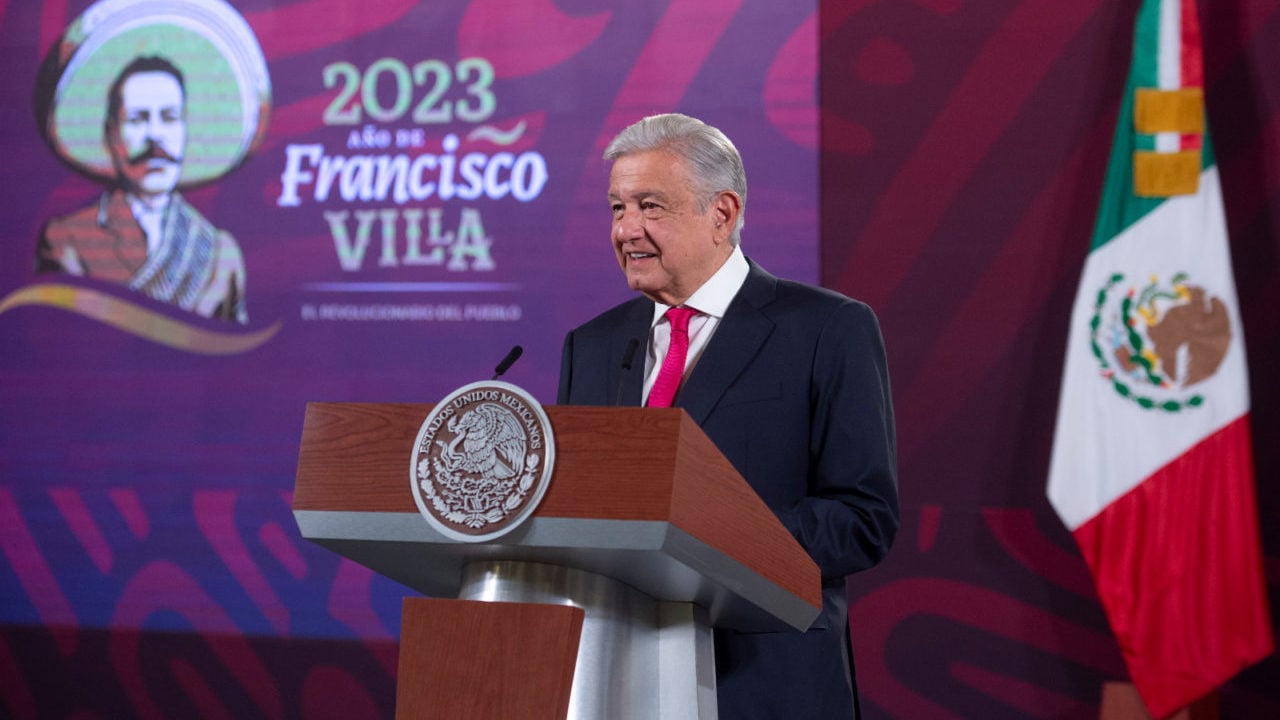 AMLO incumple la sanción del INE por hablar del ‘plan c’ en la mañanera