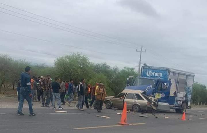 Conductor muere tras chocar con camión cervecero