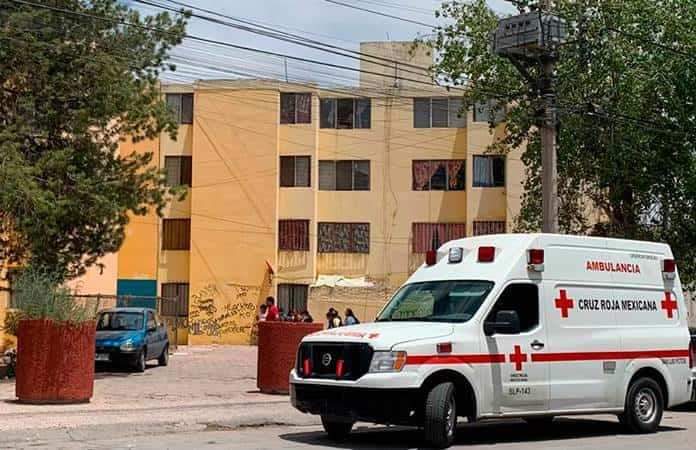 Joven muere tras arrojarse desde un tercer piso en la colonia Infonavit Morales