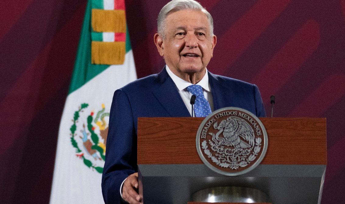 AMLO supera contagio de COVID-19 y regresa a actividades