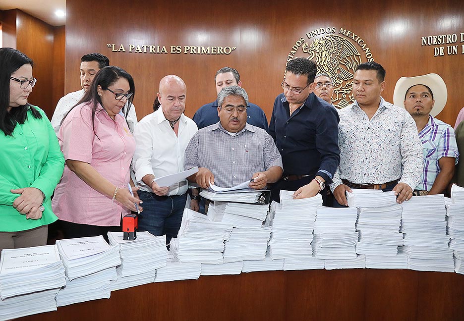 Con 31 mil firmas, habitantes de Villa de Pozos presentaron la solicitud para que sea declarado municipio