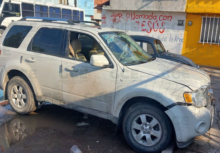 Guardia Civil repele agresión y asegura camioneta con reporte de robo, en Soledad