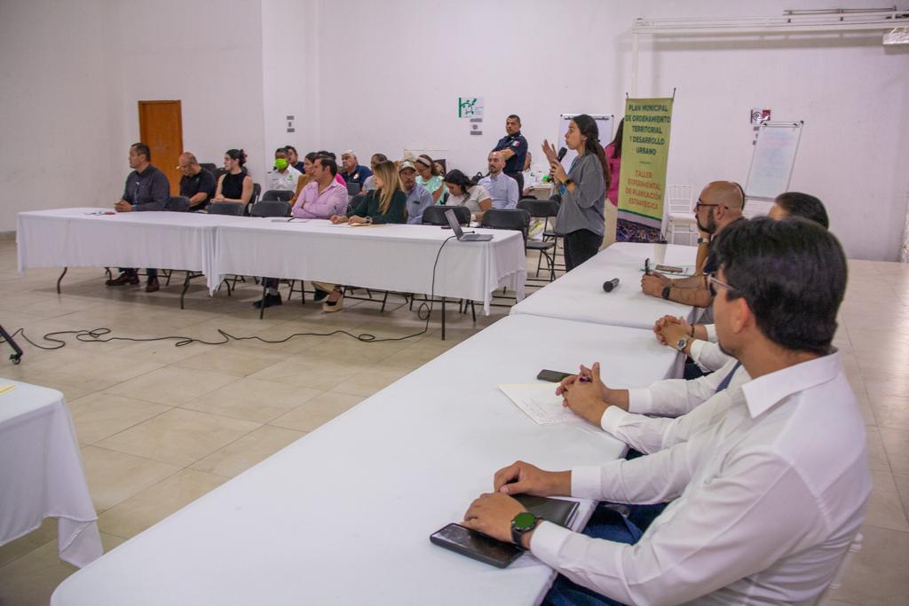 FUNCIONARIOS MUNICIPALES DE SOLEDAD ACUDEN A TALLER EXPERIMENTAL DE PLANEACIÓN ESTRATÉGICA