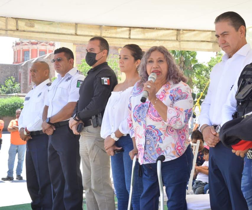 La ambulancia, y cuatro paramédicos estarán disponibles las 24 horas del día para atender cualquier tipo de emergencia en el municipio.