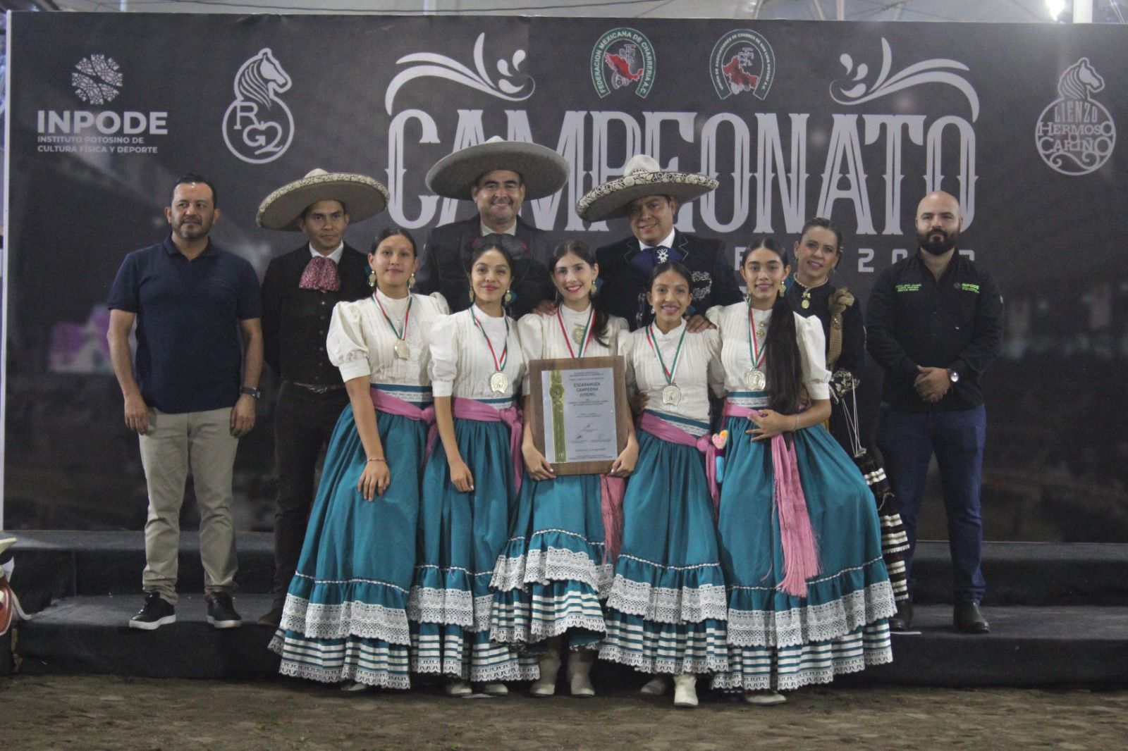 RICARDO GALLARDO PREMIÓ A LAS Y LOS CAMPEONES DEL ESTATAL DE CHARRERÍA