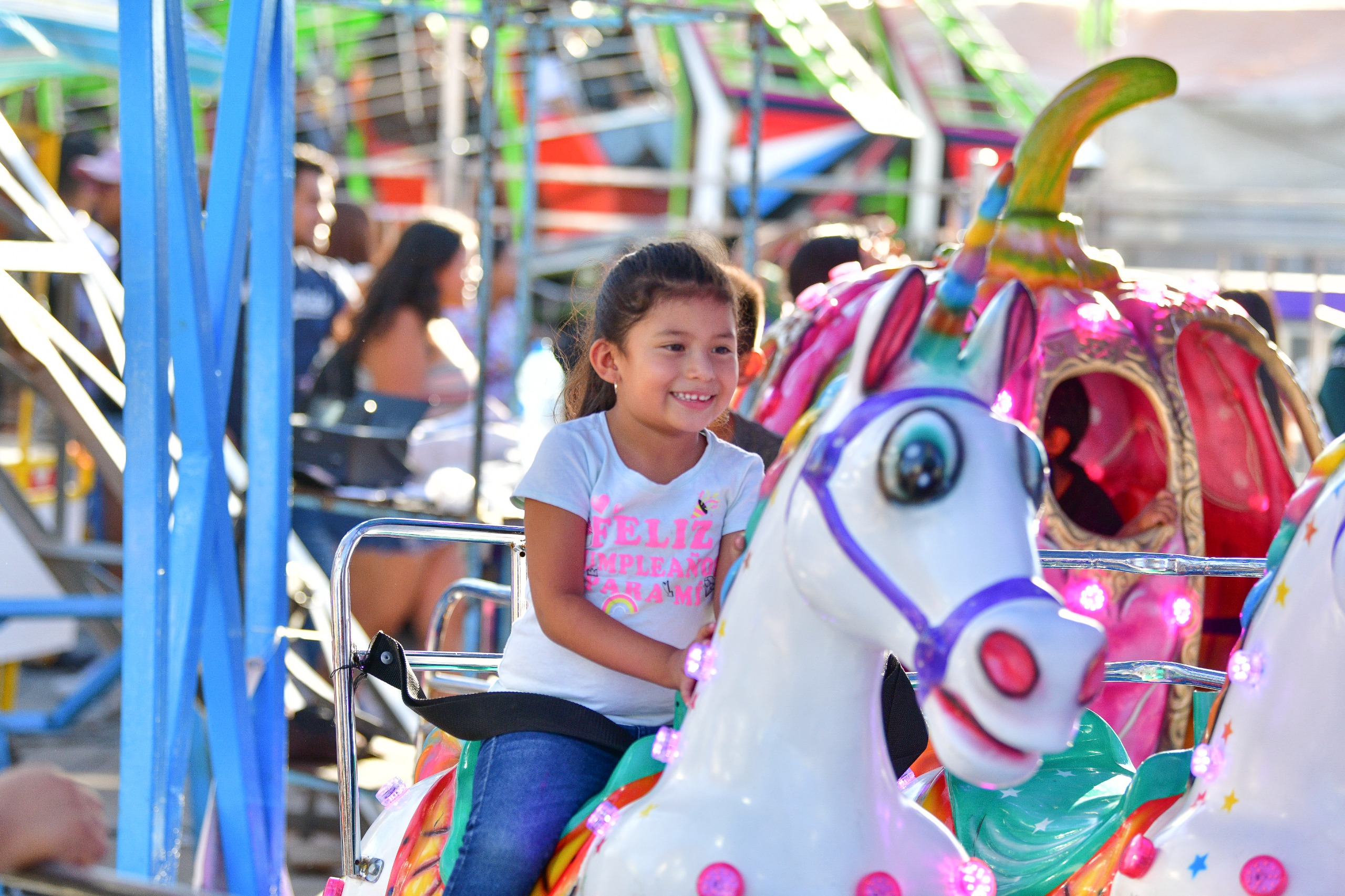 Miles de visitantes disfrutaron de los juegos mecánicos gratuitos, dos funciones del espectáculo sobre hielo y muchas actividades  