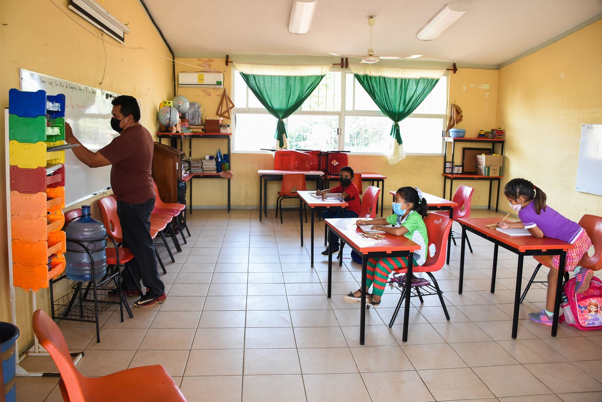 Claudia Tristán Alvarado, reconoció que existe falta de docentes en escuelas de los tres  niveles educativos