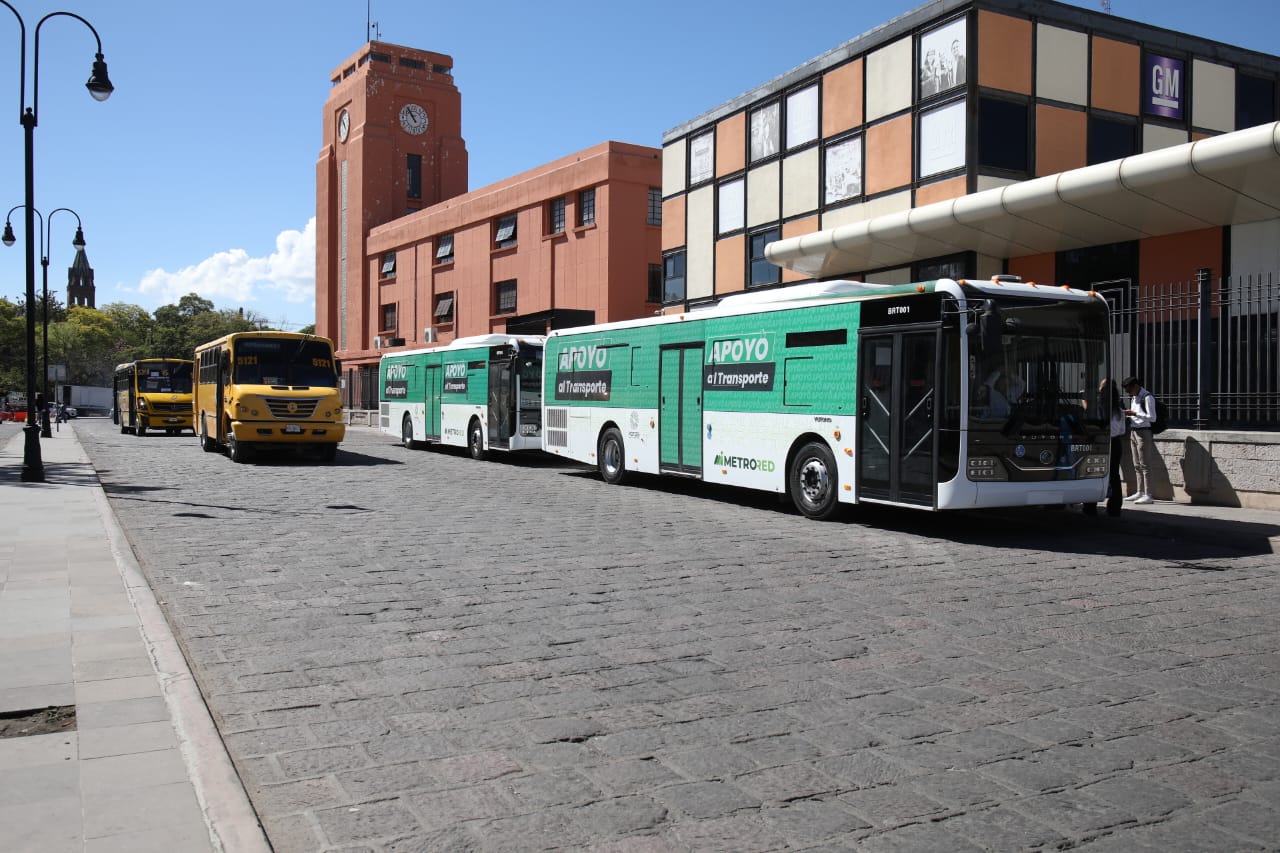 SCT encabezó un recurrido por la ruta junto a líderes sindicales a quienes garantizó recorridos ágiles hacia las centrales de trabajo