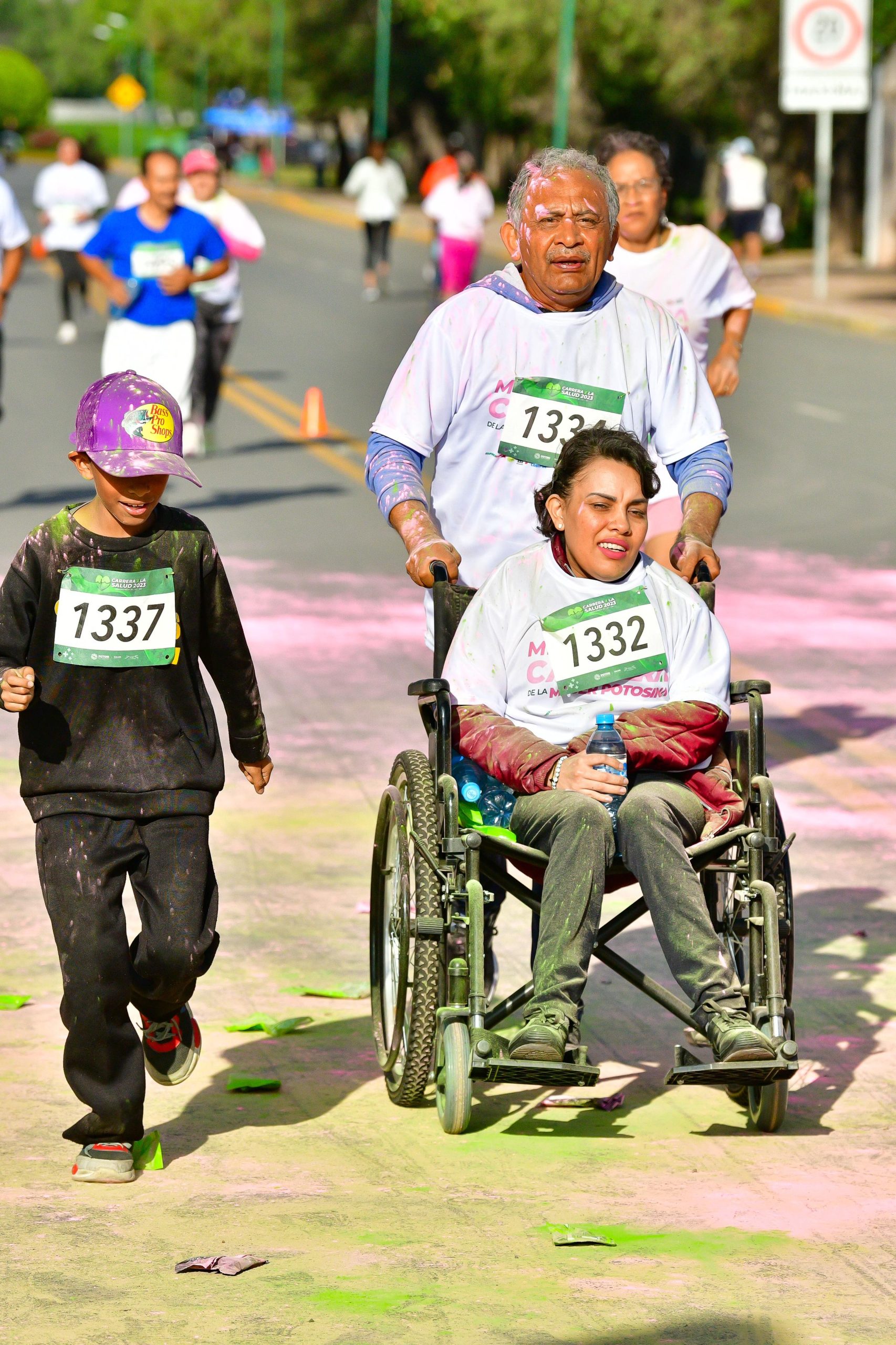 SLP se vistió de rosa para conmemorar la lucha contra el cáncer de mama, a través de la "Mega carrera de la mujer potosina"