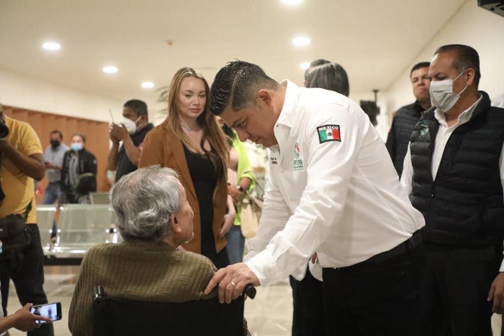 El Gobernador puntualizó que se cuenta con 15 hospitales, 4 de especialidades, 8 unidades básicas comunitarias, 184 centros de salud