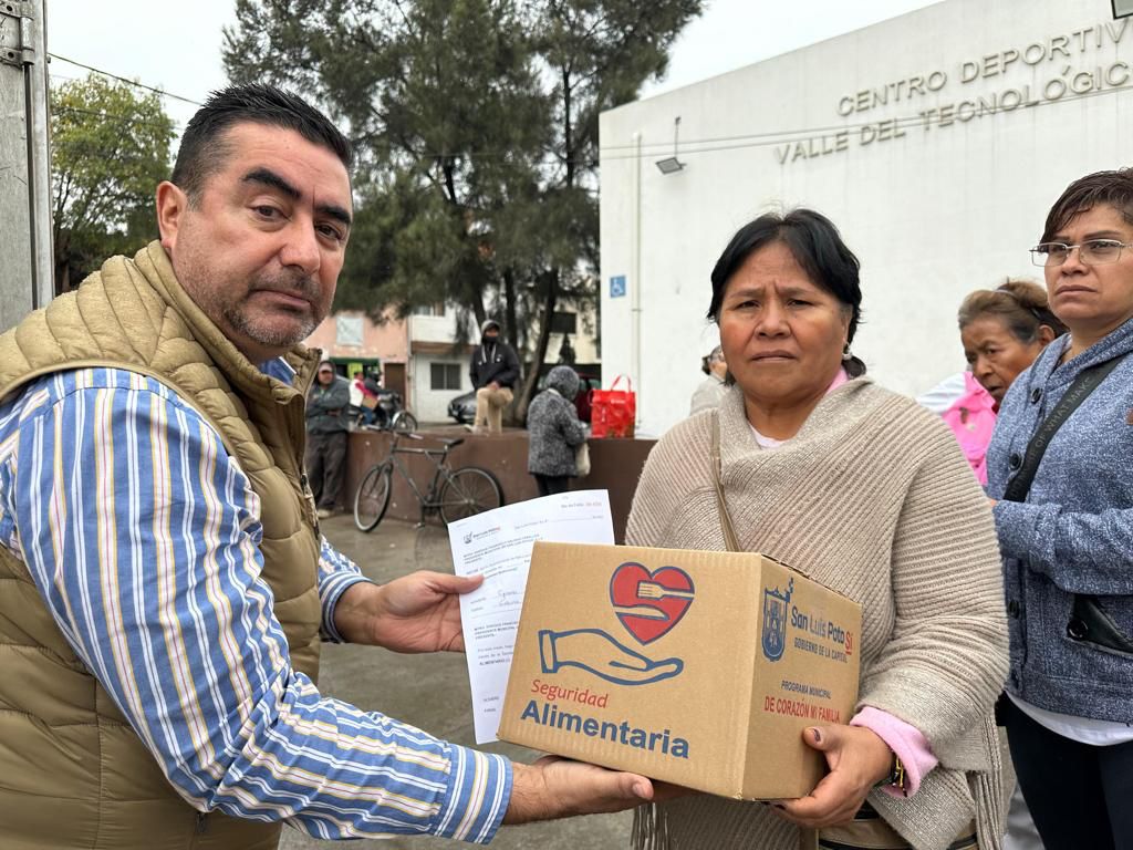 Mil 200 litros de leche y 500 kits de despensa nutricional, fueron entregados a familias de colonias Capitalinas.