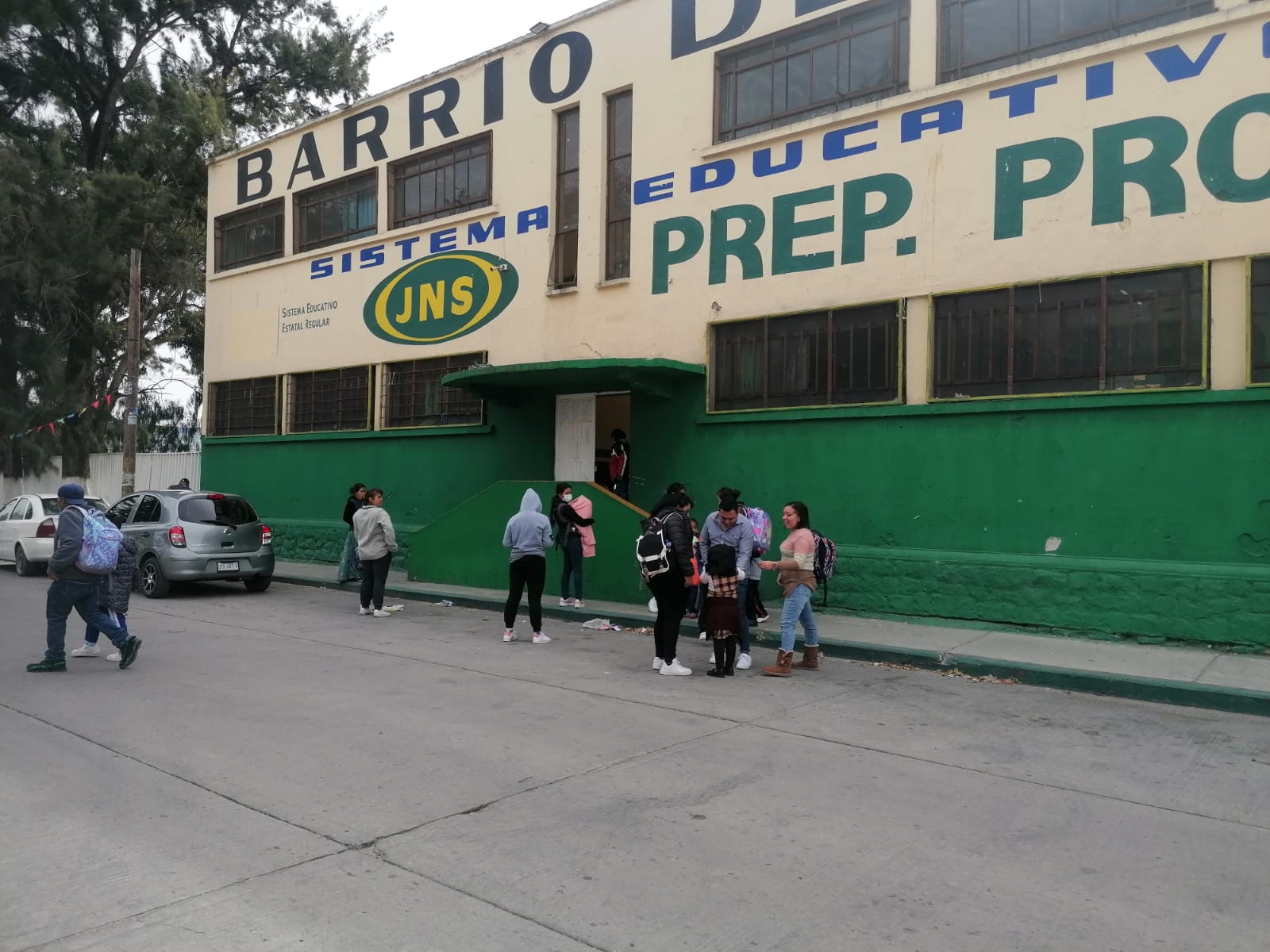 Al menos el 10 por ciento de los 560 mil alumnos que conforman la población escolar de SLP se ausentaron en el primer día de clases