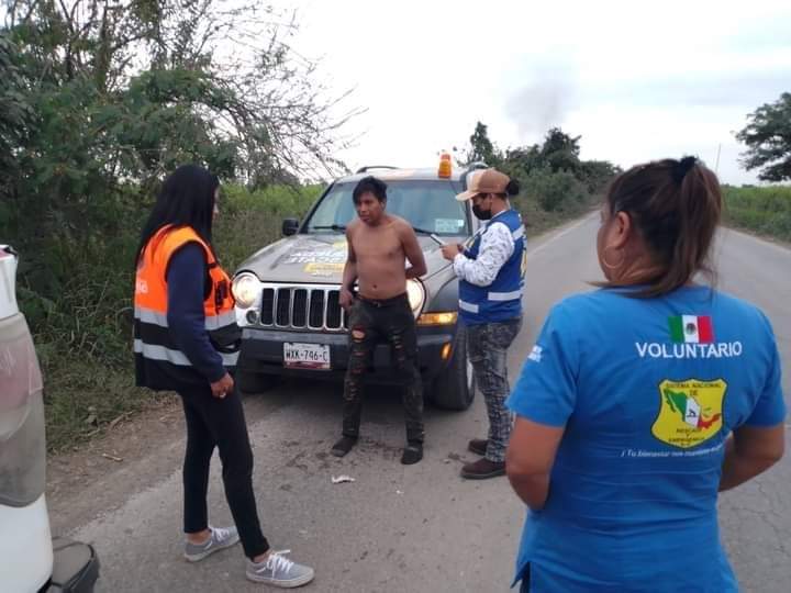 El joven identificado como Fausto de 21 años presumiblemente se encontraba alcoholizado al momento de arrojarse del puente