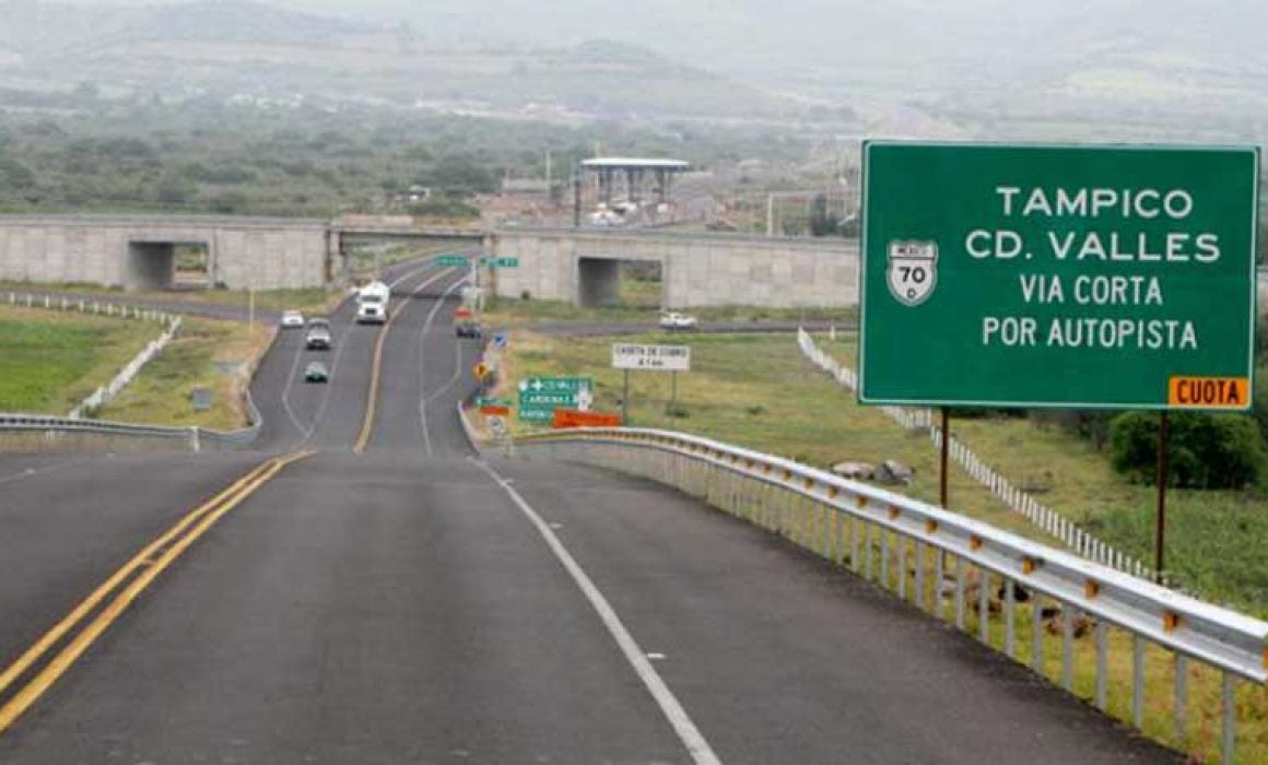 Habitantes de la Huasteca bloquean carretera Valles-Tamazunchale por falta de seguridad vial