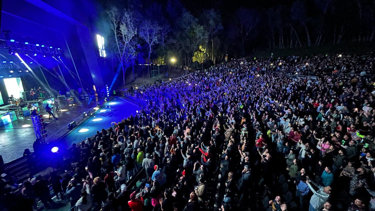 Los auténticos decadentes hacen vibrar al teatro de la ciudad en el Tangamanga I