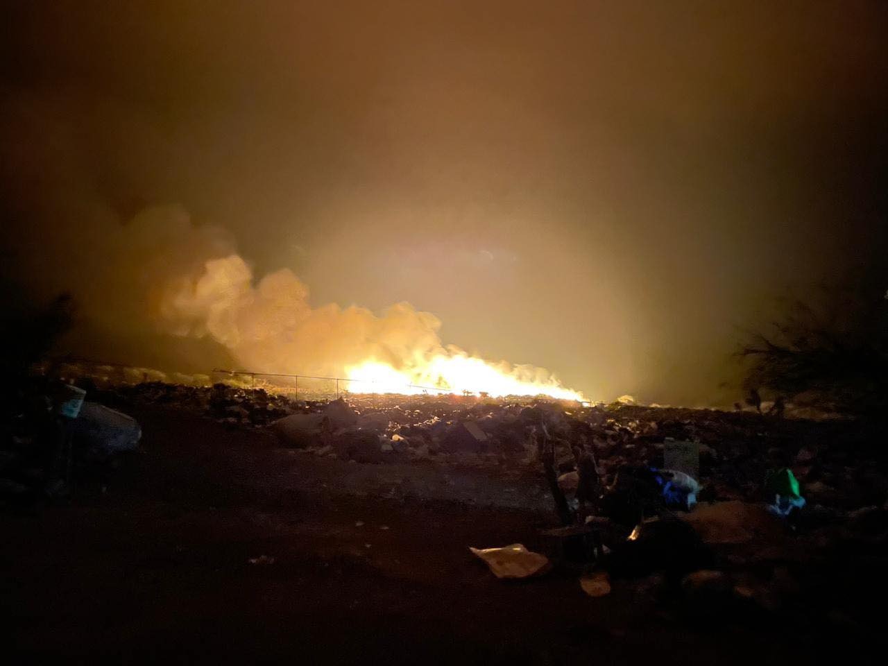 Incendio en basurero municipal consume toneladas de basura y afecta salud de los habitantes de Cárdenas