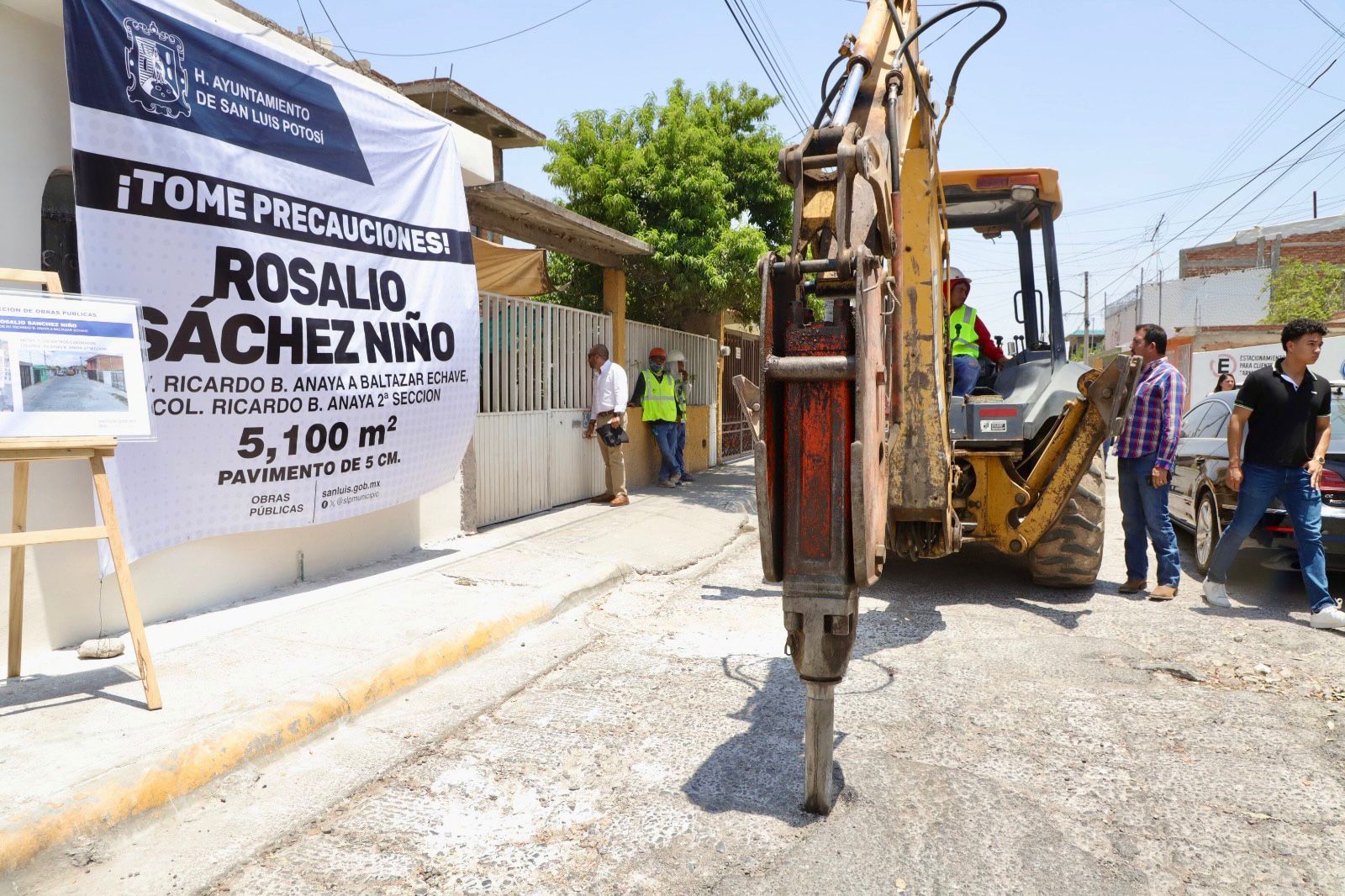 Informa ayuntamiento de SLP tránsito restringido por obras en la calle Rosalío Sánchez Niño