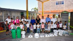 Más escuelas de nivel básico en Soledad, reciben paquetes sanitarios