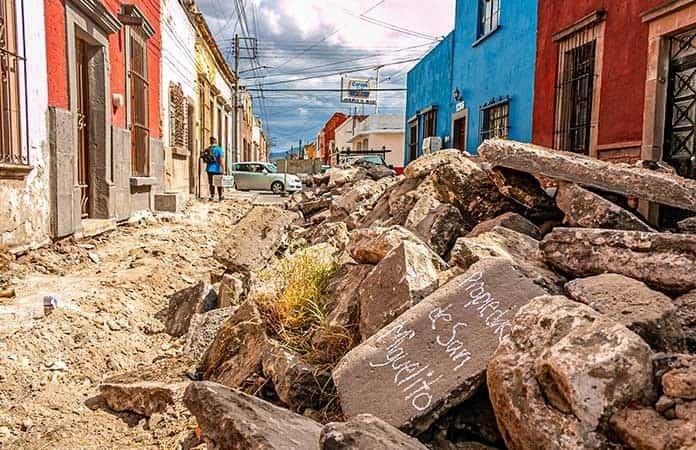 Otra vez los vecinos del Barrio de San Miguelito denuncian caos por obra de Seduvop