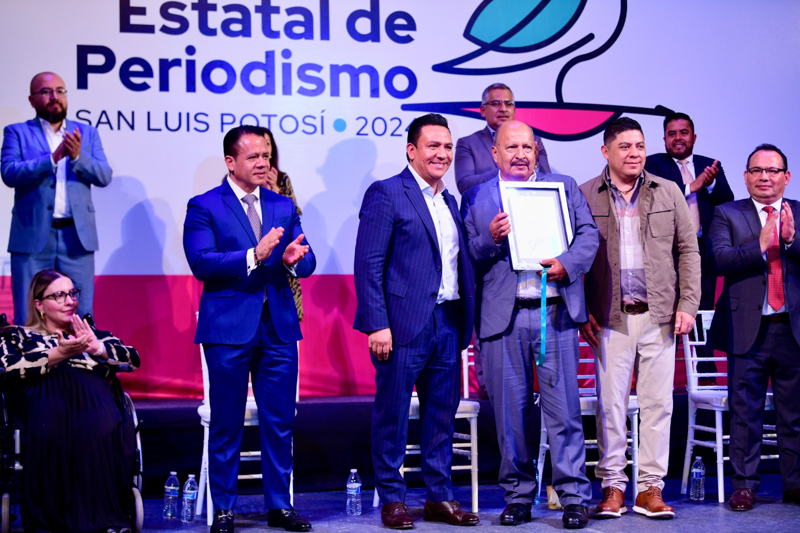 Entrega gobernador Ricardo Gallardo Premio Estatal de Periodismo