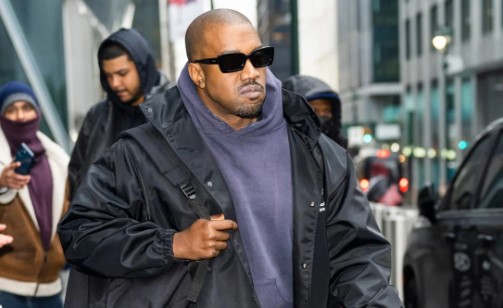 Kanye West Enfrenta Demanda por Presunto Acoso Sexual de Exasistente